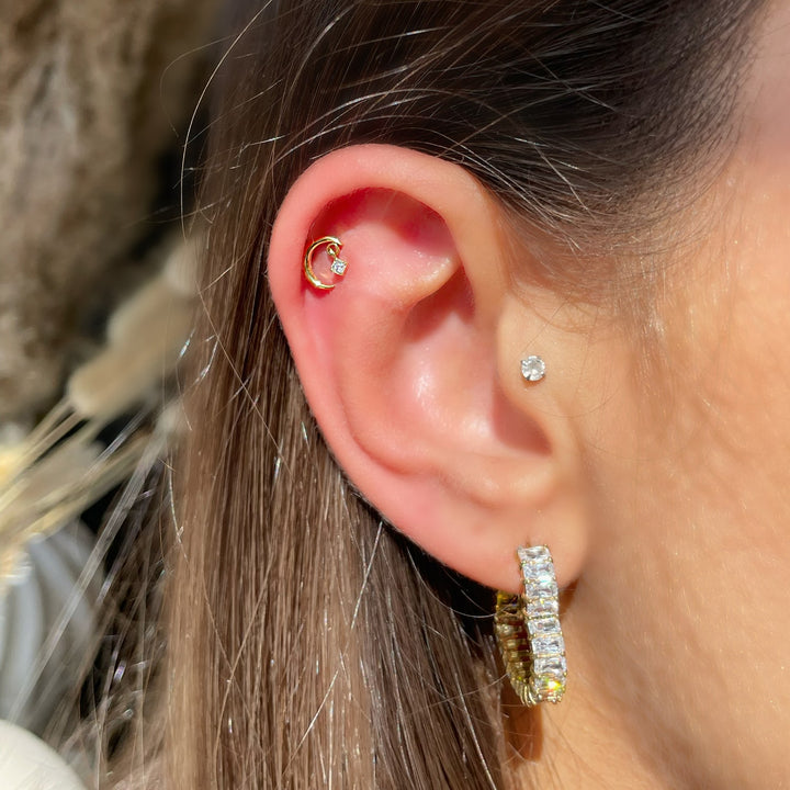 Conch Piercing Mond Titan Ohrpiercing wasserfest